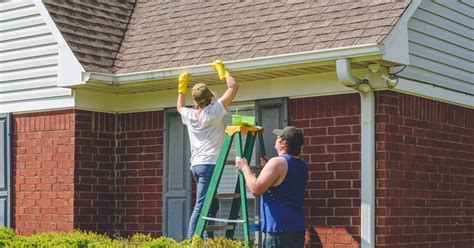 Important Gutter Cleaning Safety Tips | Gutter Helmet of Waukesha