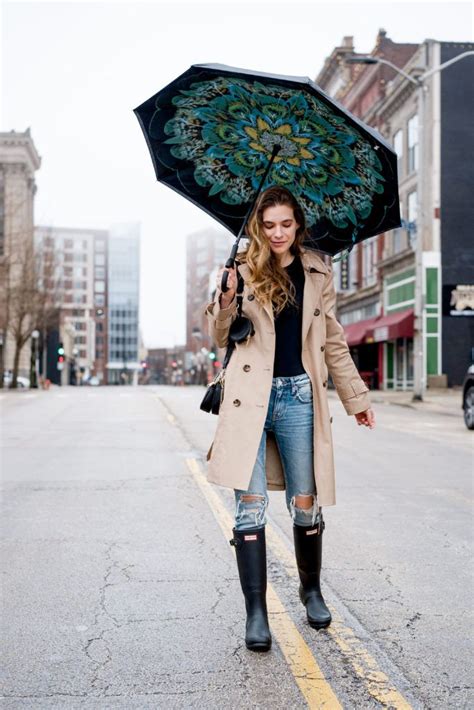 Cute Rainy Day Outfit Ideas To Try This Spring - Cassie Brady | Cute ...