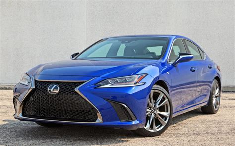 Test Drive: 2019 Lexus ES 350 F Sport | The Daily Drive | Consumer Guide®