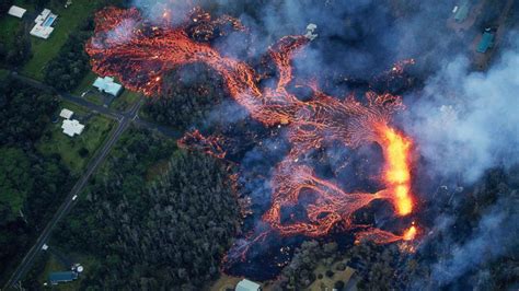 Lava flow intensifies in Hawaii eruptions, spews 200 feet in air - ABC News