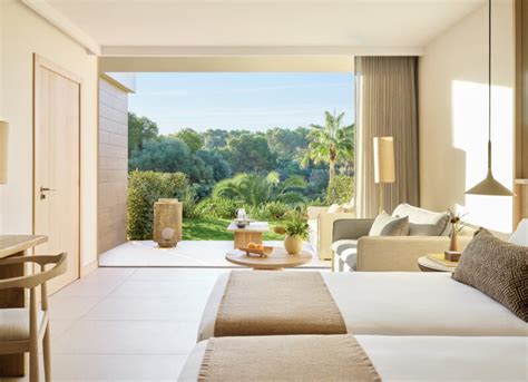 Luxury hotel rooms and suites in Mallorca, Spain | Ikos Porto Petro