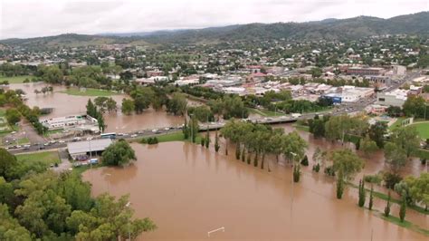 TAMWORTH’S PEEL RIVER SWELLS, SEEPING INTO THE TOWN – NBN News