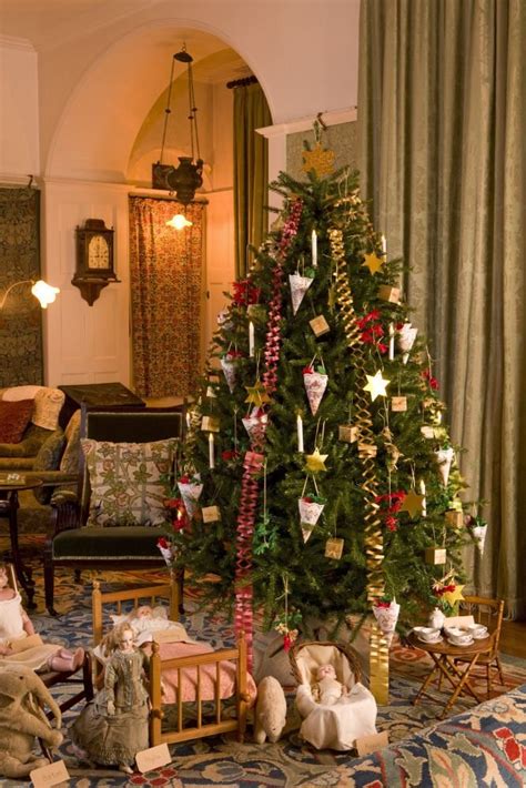 30 Beautiful Victorian Christmas Decorations Ideas - Decoration Love