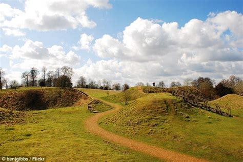 Interactive graphic lets you explore 4,000 ancient hill forts in UK ...