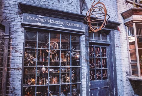 Diagon Alley in London: Where to Find Diagon Alley in Real Life! - Geek ...