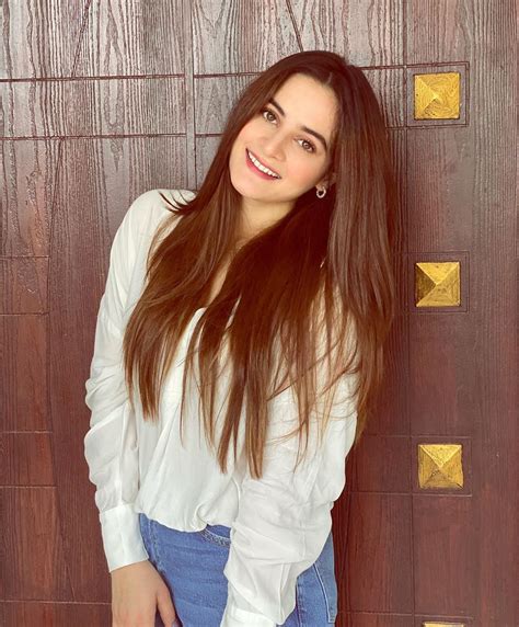 Beautiful Clicks of Gorgeous Aiman Khan from her Instagram | Reviewit.pk