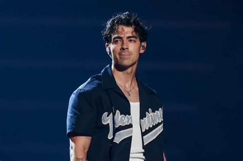 Joe Jonas Seemingly Addresses Sophie Turner Divorce at L.A. Concert