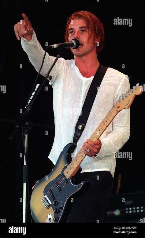 Glastonbury festival gavin rossdale hi-res stock photography and images ...