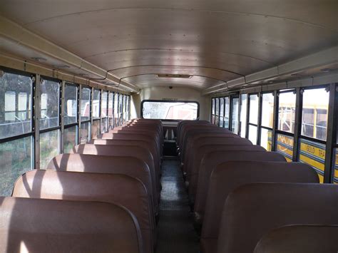 Gillig Phantom school bus interior | Very high headroom! | LifestarFe ...