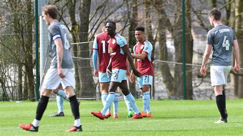 Burnley FC on Twitter: "78’ PICS: Celebrations all round after Bayode ...