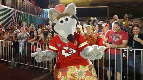 K.C. Wolf, the Chiefs' mascot, is ready for Super Bowl LIV - Sports ...