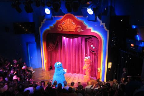 Elmo the Musical—Live at Sesame Place! - a photo on Flickriver