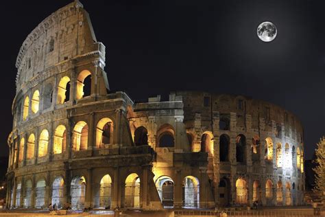 TOUR COLOSSEUM BY NIGHT | Rome Fun Tour