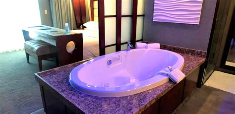 Hotel Rooms With A Jacuzzi In The Room Near Me - Hotel Gue