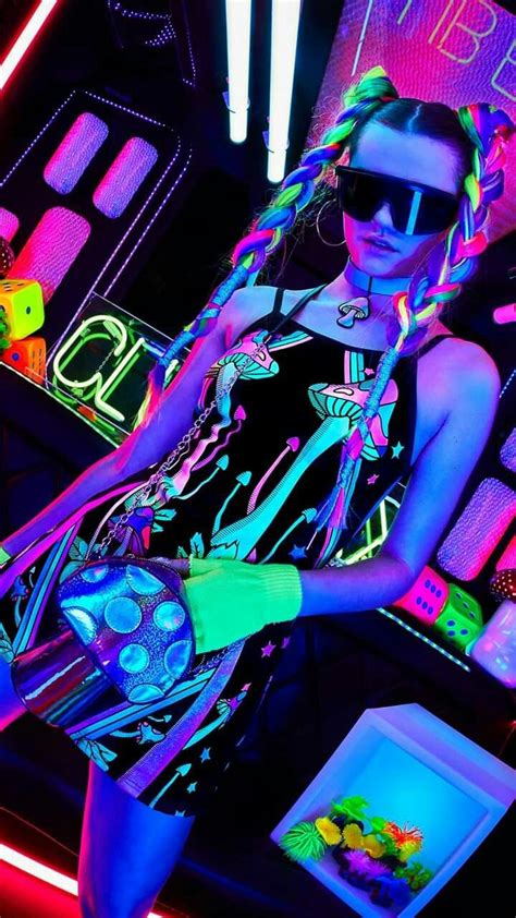 Fashion for Girls - Dolls Kill Cyberpunk Mode, Neon Cyberpunk ...