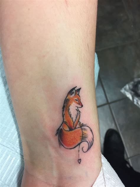 Tatuagem | Small fox tattoo, Tattoos, Fox tattoo design