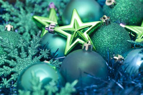 Free Stock Photo 6819 Festive green Xmas decorations | freeimageslive