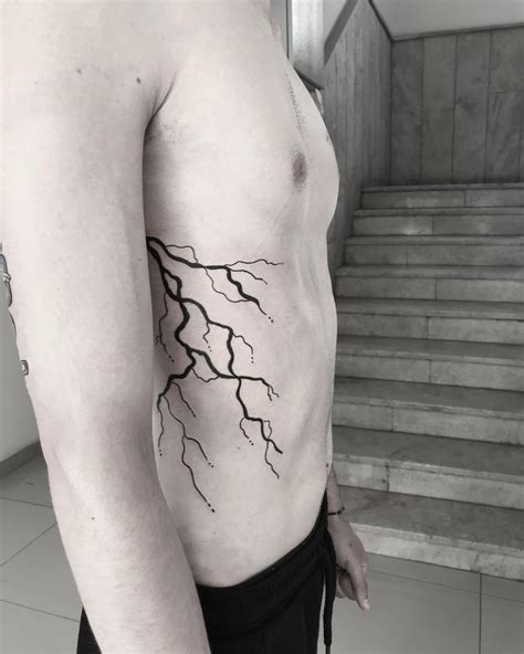 thunder strike thunder tattoo black | Tatuaje de relámpago, Tatuajes ...