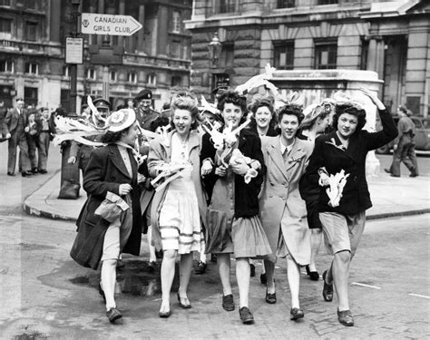 Ve Day Celebrations : Stunning pictures of VE Day celebrations in ...