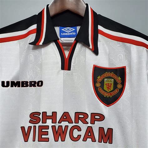 The Retro Kits | MANU 1997/1999 Away kit