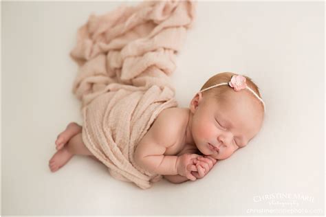 Natural Newborn Photos, 1 week old baby girl | Atlanta Studio Newborn ...