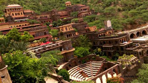 A Luxurious Yet Affordable Tryst With Neemrana Fort Palace - Life and ...