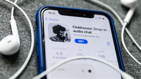 How to Clubhouse: Tips & Tricks for the Latest Drop-In Audio App