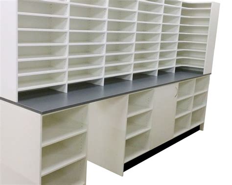 Pharmacy counter / pharmacy unit / pharmacy cupboards | Pharmacy design ...