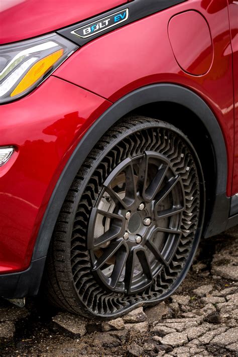 Michelin and GM to bring airless tyres to cars | Tire, Car tires, Wheel