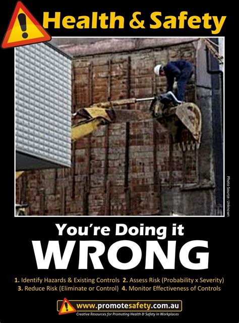 Health & Safety Fail. You're doing it wrong. Construction. Excavator ...