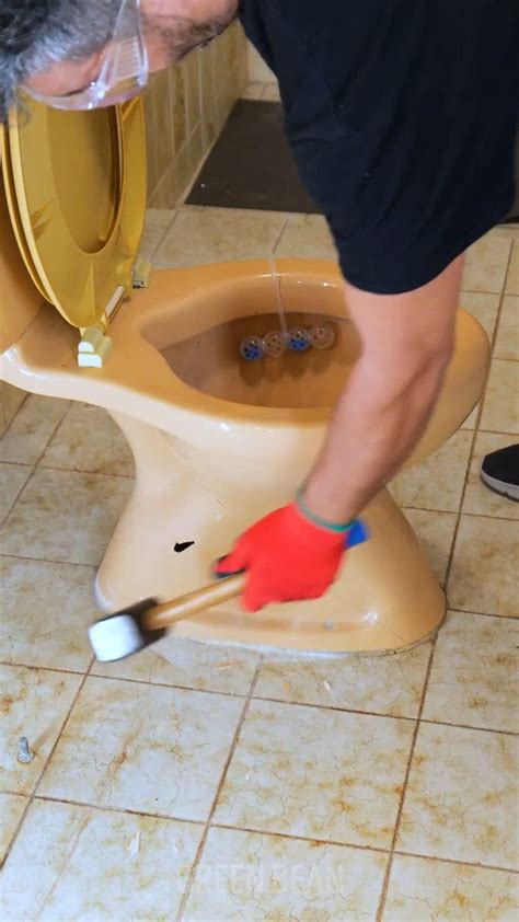 The process of toilet replacement! [Video] | Diy home repair, Easy diy ...