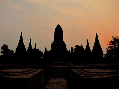 Sunset over Wat Chaiwatthanaram in Ayutthaya Goes, Countries, Asian ...