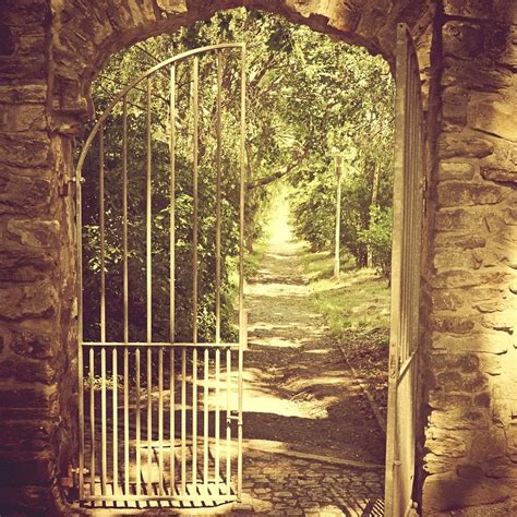 The Open Garden Gate - Worldssps