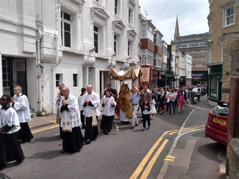 Blessed Sacrament Procession - The Bournemouth Oratory