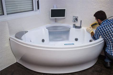 How To Update An Old Jacuzzi Tub - 3 Methods To Consider