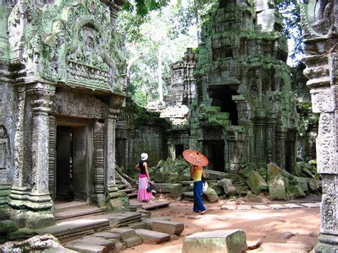 Angkor Wat Historical Facts and Pictures | The History Hub