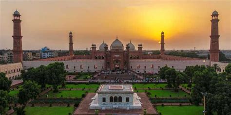 10 Best Places To Visit In Lahore | by Fakher un nisa | Medium