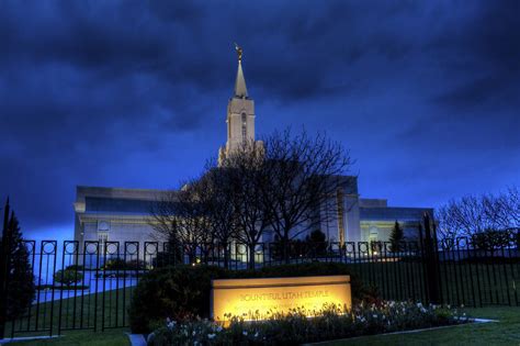 The Bountiful Utah Temple at Night