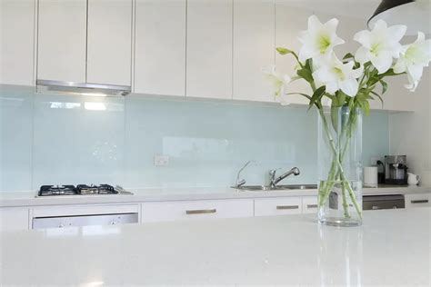 How to Fit a Glass Splashback in 2 Easy Methods | Snact