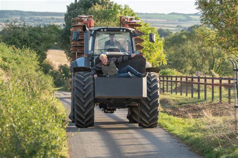 Clarkson under fire over tractor picture