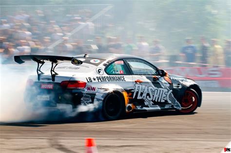 Video: Liberty Walk Bmw M3 E92 - Drifting, Sound & Flames