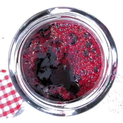 Bramble jelly, old fashioned wild blackberry seedless jam recipe ...