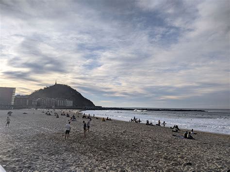 La Zurriola Beach (San Sebastian) - All You Need To Know - Discover Donosti