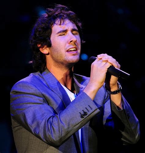 Concert review: Josh Groban plays to core audience with humor and ...