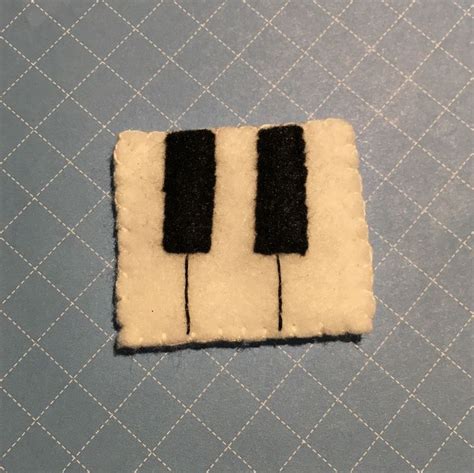 Piano felt pin | Sewing projects, Piano, Projects