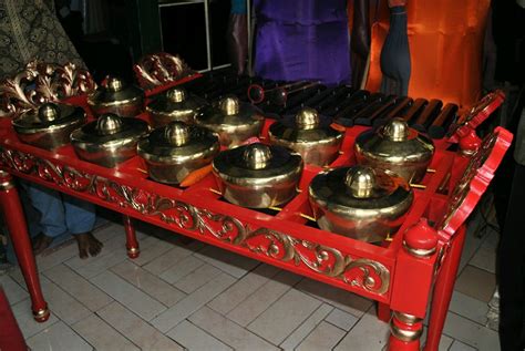 Gambar Alat Musik Gambang Kromong : Alat Musik Betawi Gambar Dan ...