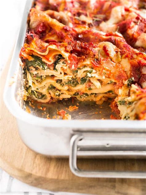 Easy Vegetarian Spinach Lasagna w/ spinach-ricotta filling