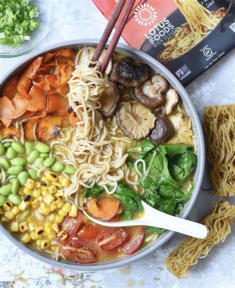 Veggie-Loaded Easy Vegan Ramen Soup | Recipe | Vegan ramen, Dinner ...