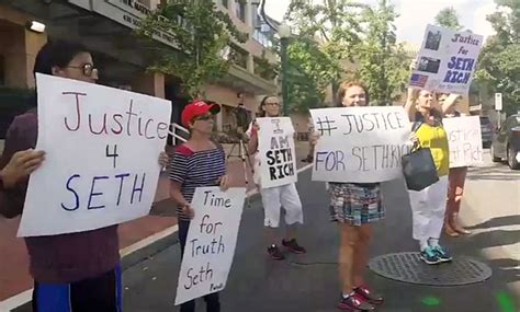 Crowd chants 'Justice for Seth Rich!' outside DNC