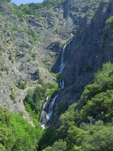 Waterfalls on Kings Canyon Highway - World of Waterfalls